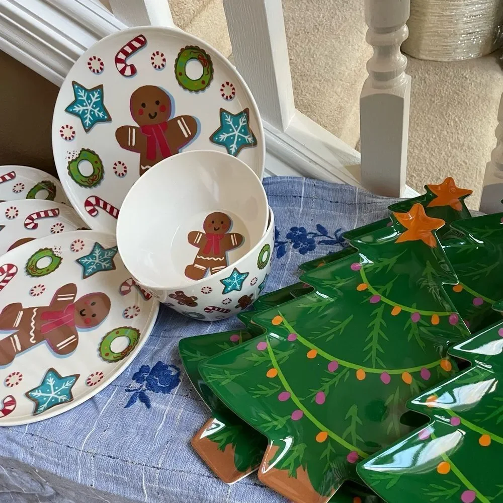 Target Gingerbread and Christmas Tree Cookie Plates Lot of 12!